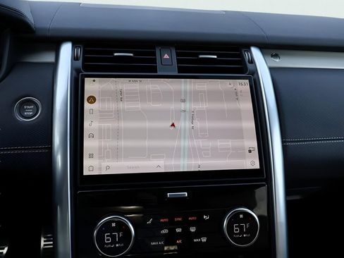 New 2026 Land Rover Discovery Dynamic SE image 21