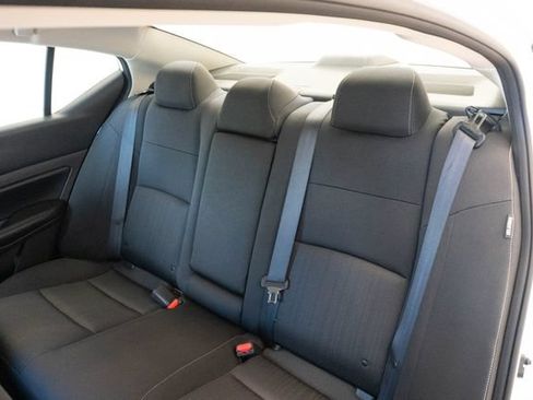 Used 2022 Nissan Altima 2.5 S FWD image 16
