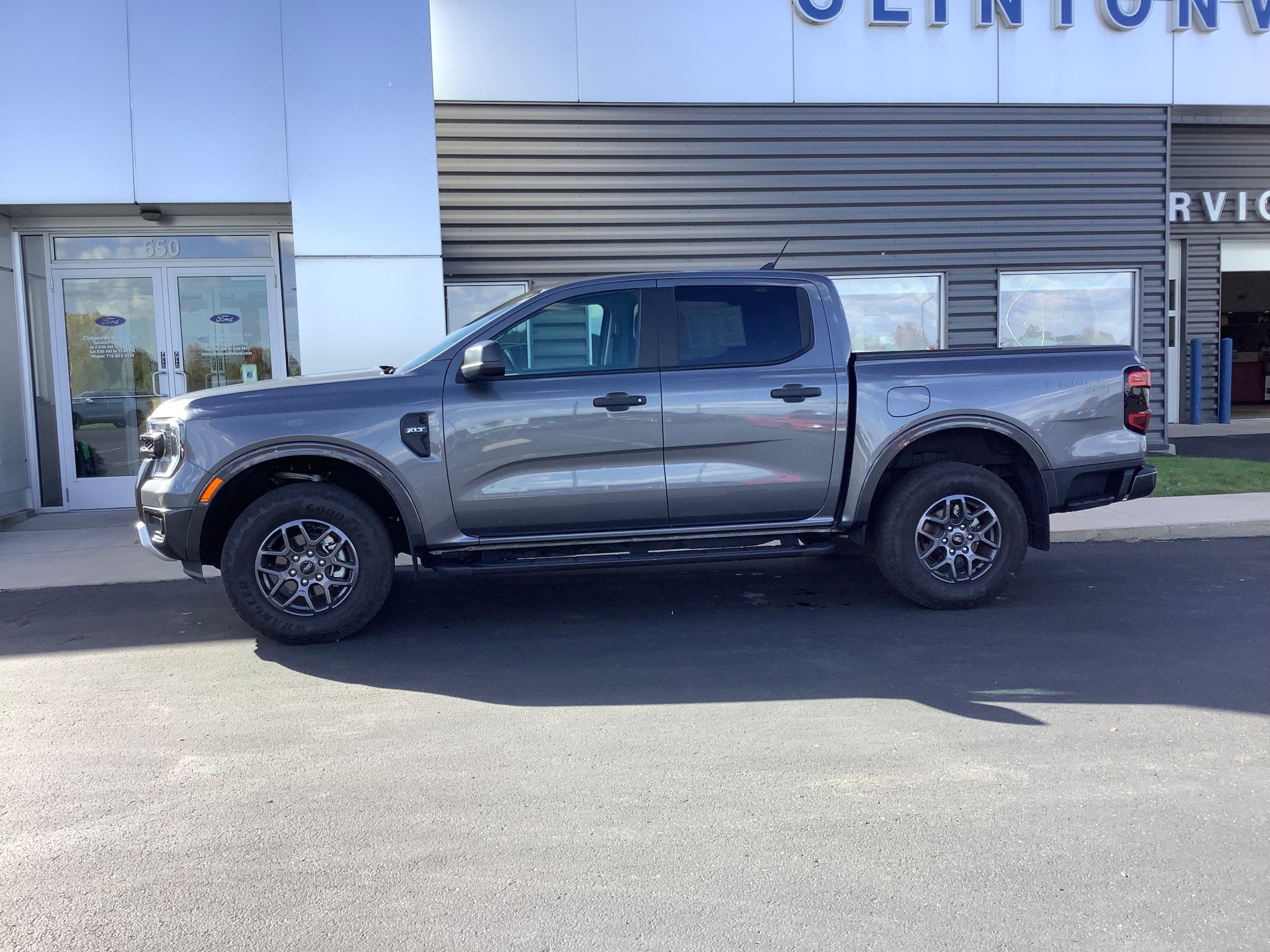 Used 2024 Ford Ranger XLT w/ Equipment Group 301A High AWD/4WD image 2