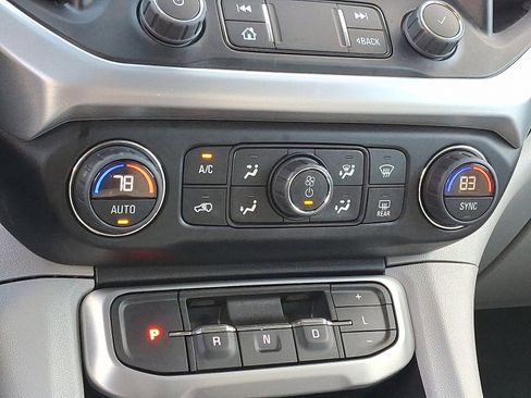 Used 2023 GMC Acadia SLE w/ Driver Convenience Package image 15