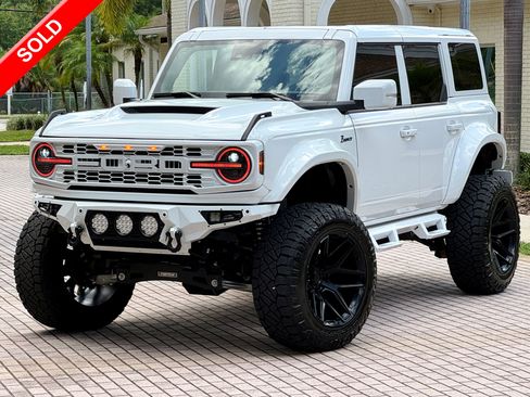 Used 2024 Ford Bronco Badlands image 1