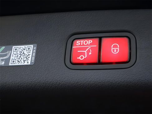 New 2026 Mercedes-Benz GLC 43 AMG 4MATIC image 16