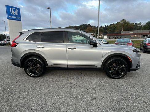 Used 2023 Honda CR-V Sport Touring image 3