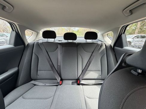 Used 2025 Kia K4 LXS image 37