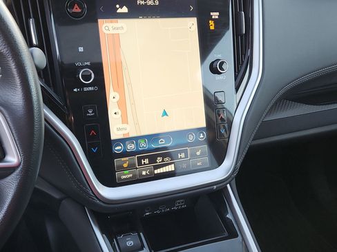 Used 2025 Subaru Outback Premium image 29