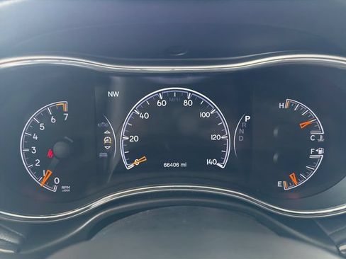 Used 2019 Jeep Grand Cherokee Overland AWD/4WD image 19