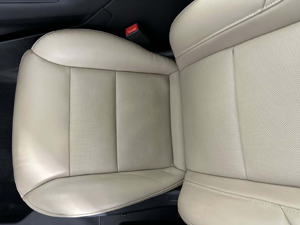 Used 2024 Cadillac XT4 Premium Luxury w/ Active Safety Package AWD/4WD image 24