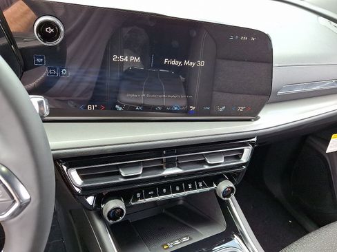 New 2025 Chevrolet Traverse LT image 6