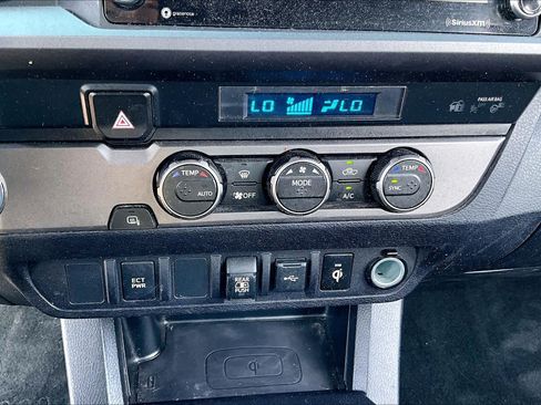 Used 2021 Toyota Tacoma TRD Sport RWD image 33