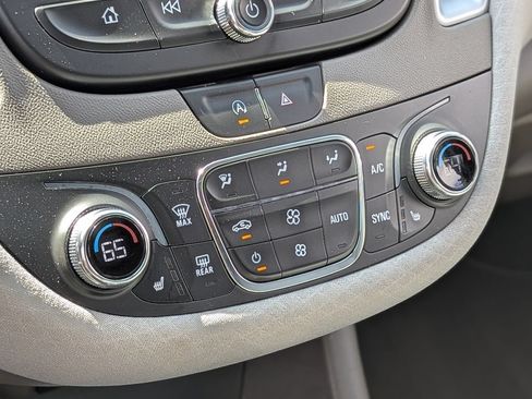 Used 2022 Chevrolet Malibu LT FWD image 21