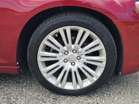 Used 2013 Chrysler 300 C RWD image 10