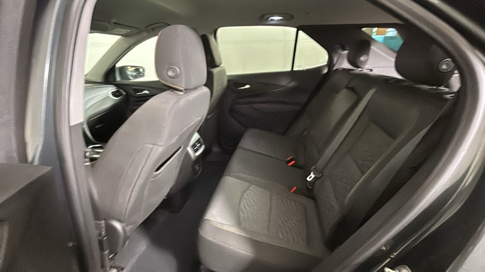 Used 2020 Chevrolet Equinox LT FWD image 31