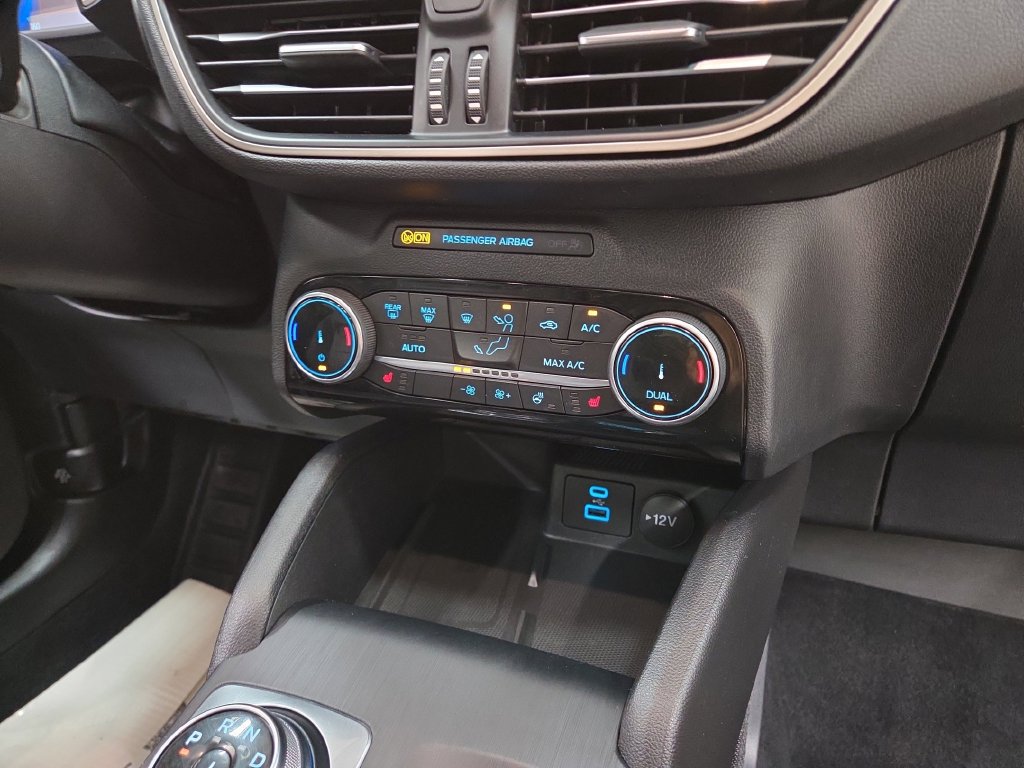 Used 2022 Ford Escape SEL w/ Technology Package AWD/4WD image 16
