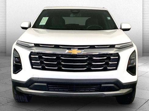Used 2026 Chevrolet Equinox LT FWD image 2