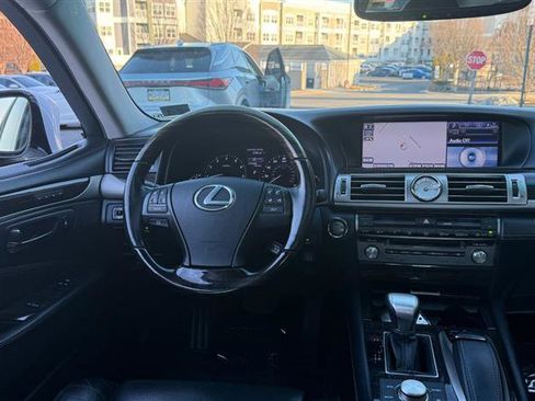 Used 2013 Lexus LS 460 w/ Comfort Pkg image 26