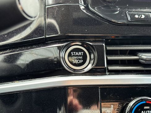 Used 2024 Nissan Pathfinder SL image 23