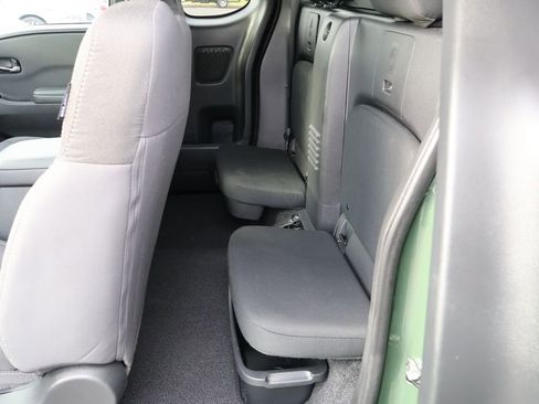 Used 2024 Nissan Frontier SV w/ SV Convenience Package RWD image 24