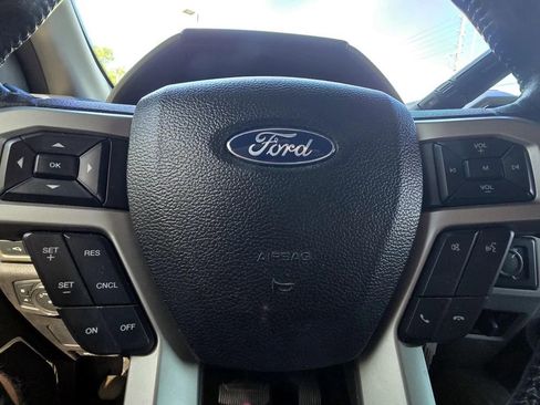 Used 2017 Ford F350 Lariat w/ Lariat Value Package AWD/4WD image 12