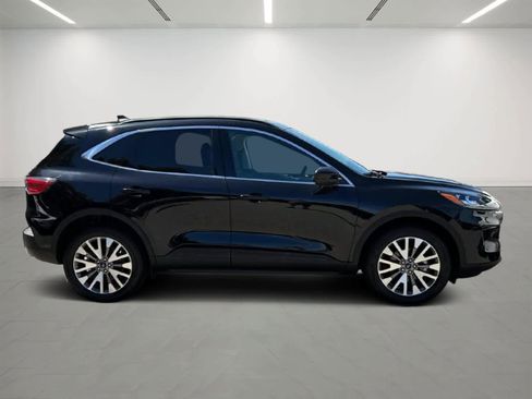 Used 2022 Ford Escape Titanium image 6