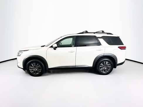 Used 2023 Nissan Pathfinder SV w/ SV Premium Package AWD/4WD image 4