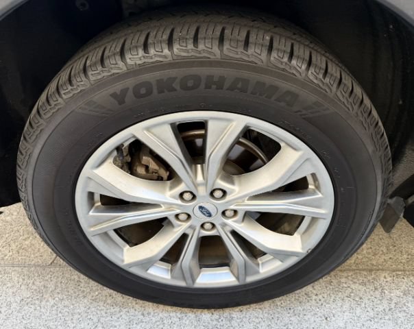 Used 2020 Ford Explorer XLT w/ Equipment Group 202A AWD/4WD image 29
