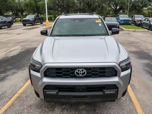 Used 2025 Toyota 4Runner TRD Off-Road Premium AWD/4WD image 4