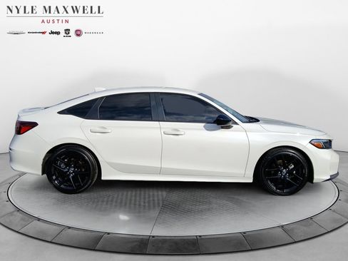 Used 2025 Honda Civic Sport image 17
