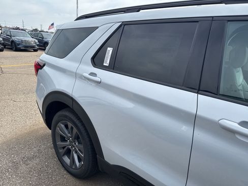 New 2026 Ford Explorer Active w/ Active Comfort Package AWD/4WD image 6