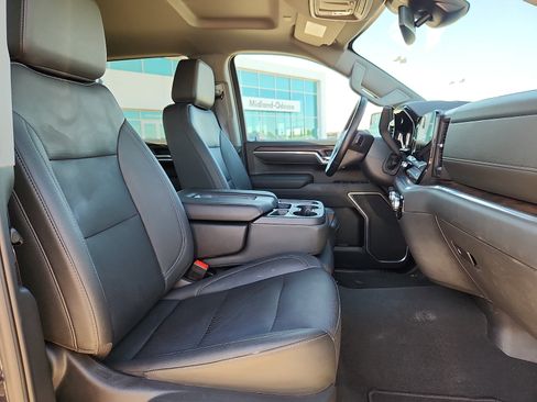 Used 2025 GMC Sierra 1500 SLT AWD/4WD image 14