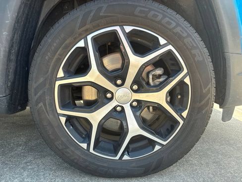 Used 2024 Jeep Compass Limited AWD/4WD image 10