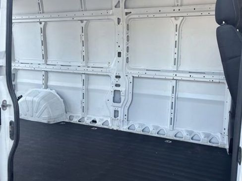 Used 2024 RAM ProMaster 2500 w/ Convenience Group FWD image 18