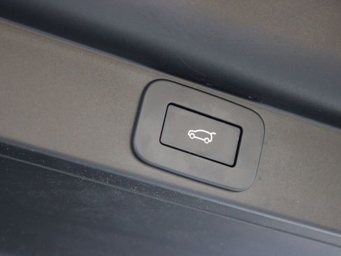 Used 2024 Land Rover Range Rover SE AWD/4WD image 18