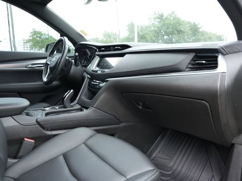Used 2024 Cadillac XT6 Luxury FWD image 25