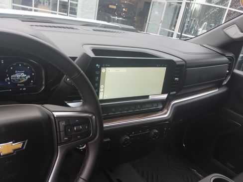 Used 2024 Chevrolet Silverado 2500 LT image 12