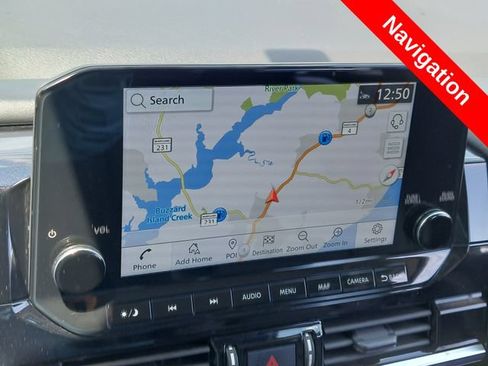 Used 2023 Nissan Pathfinder SL FWD image 11