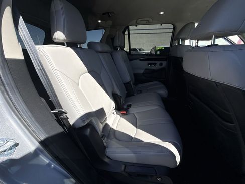 Used 2025 Honda Pilot EX-L image 25
