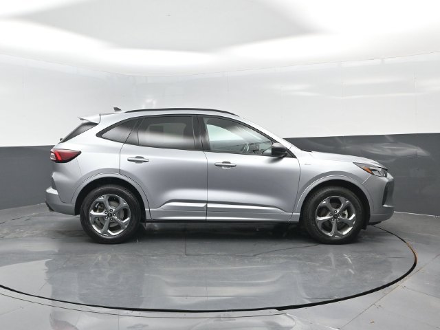 Certified 2024 Ford Escape ST-Line AWD/4WD image 3
