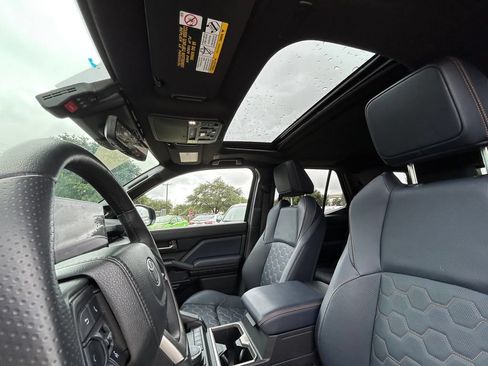 Used 2025 Toyota 4Runner Platinum AWD/4WD image 12