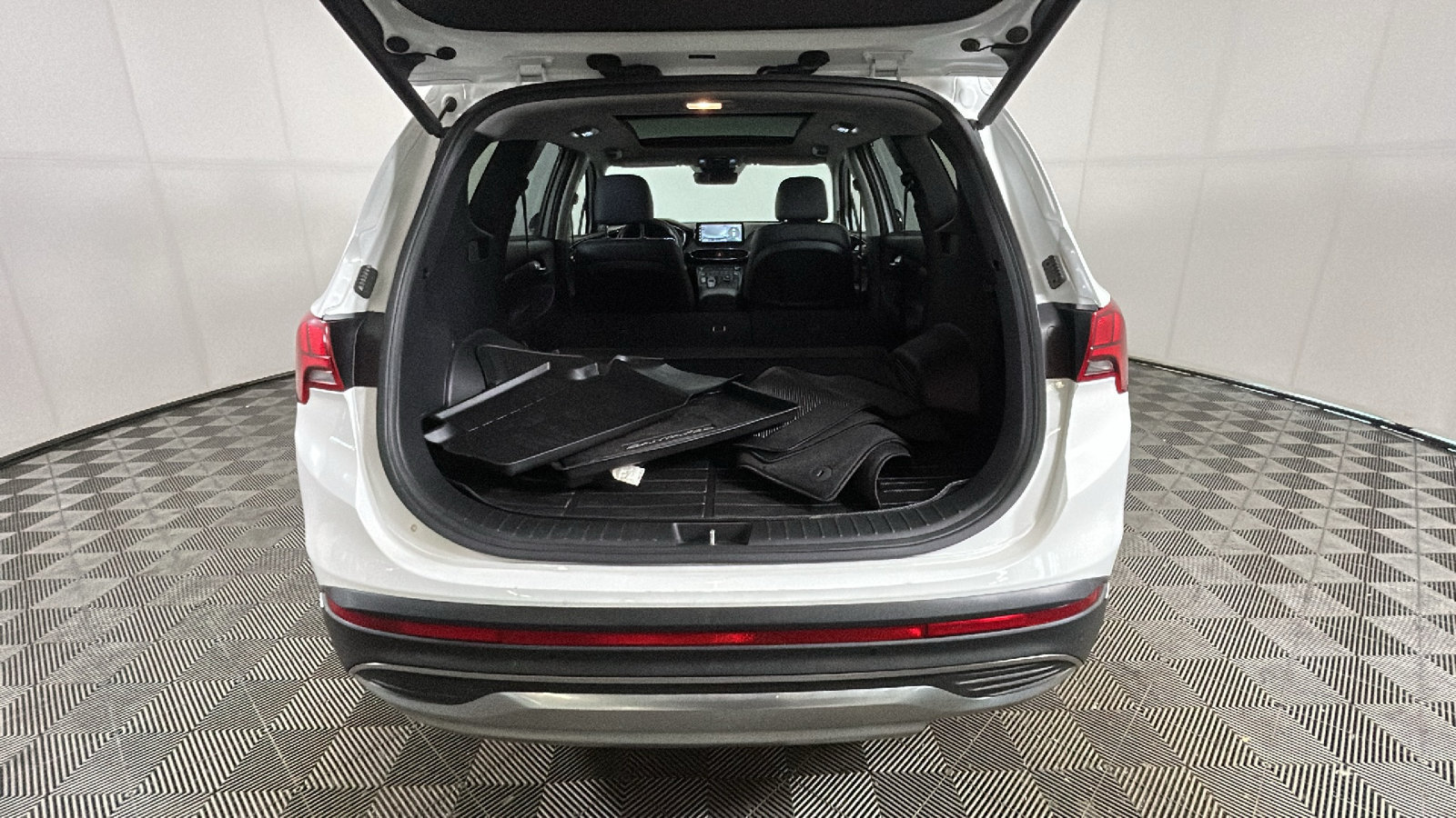 Used 2023 Hyundai Santa Fe Limited AWD/4WD image 32