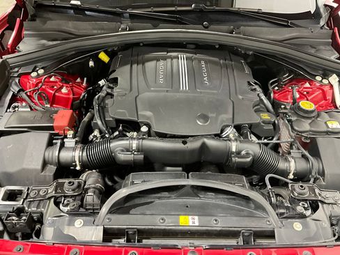 Used 2020 Jaguar F-PACE S image 10