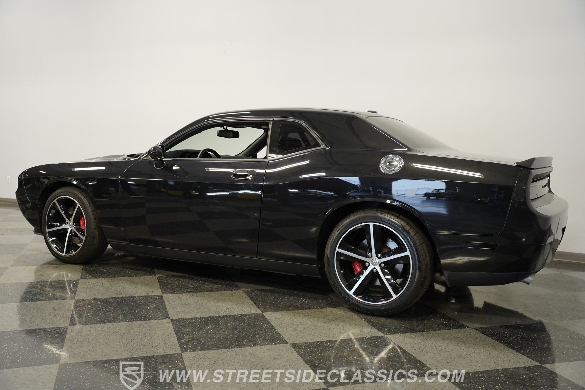 Used 2010 Dodge Challenger SRT8 w/ SRT Option Group II RWD image 8