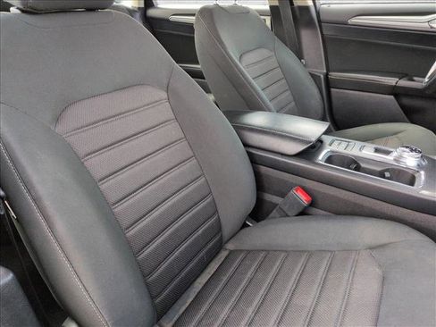 Used 2020 Ford Fusion SE image 21