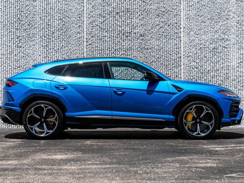 Used 2019 Lamborghini Urus AWD/4WD image 15