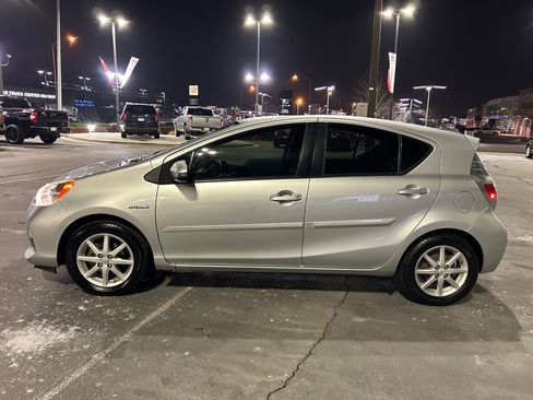 Used 2014 Toyota Prius C Three image 2