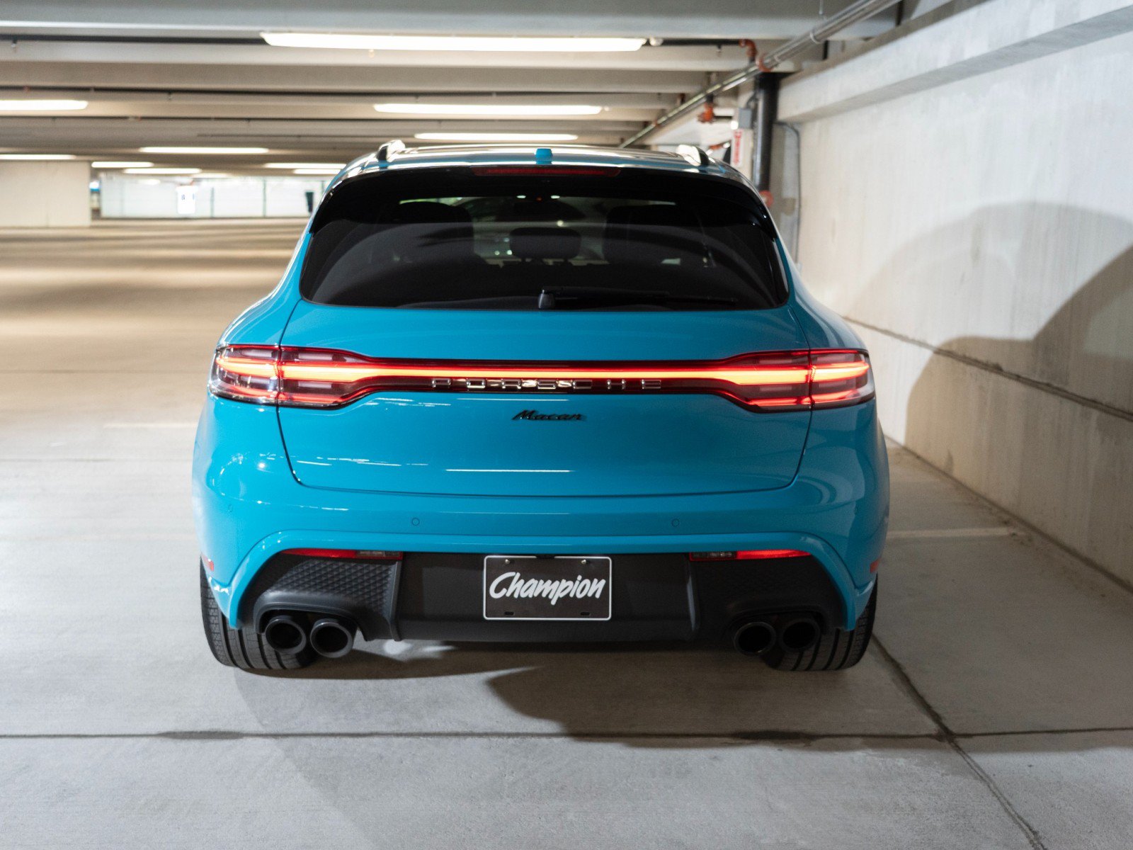 Certified 2023 Porsche Macan AWD/4WD image 10