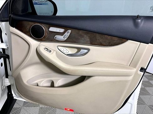 Used 2018 Mercedes-Benz GLC 300 GLC 300 image 19