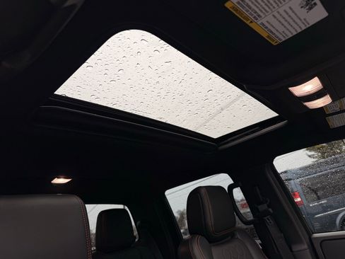 Used 2024 Nissan Frontier PRO-4X w/ Pro Premium Package image 26