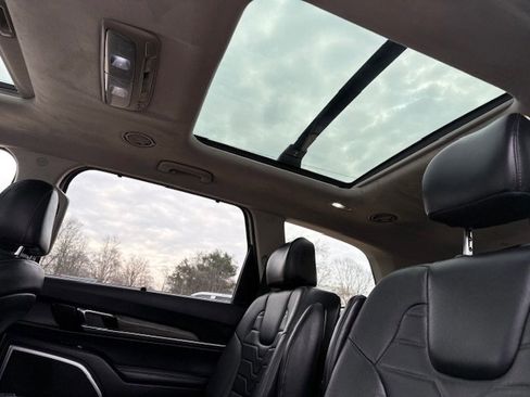 Used 2020 Kia Telluride SX image 18