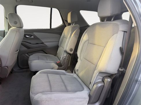 Used 2020 Chevrolet Traverse LT image 13