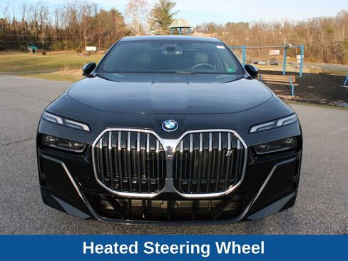 Used 2024 BMW i7 xDrive60 image 5